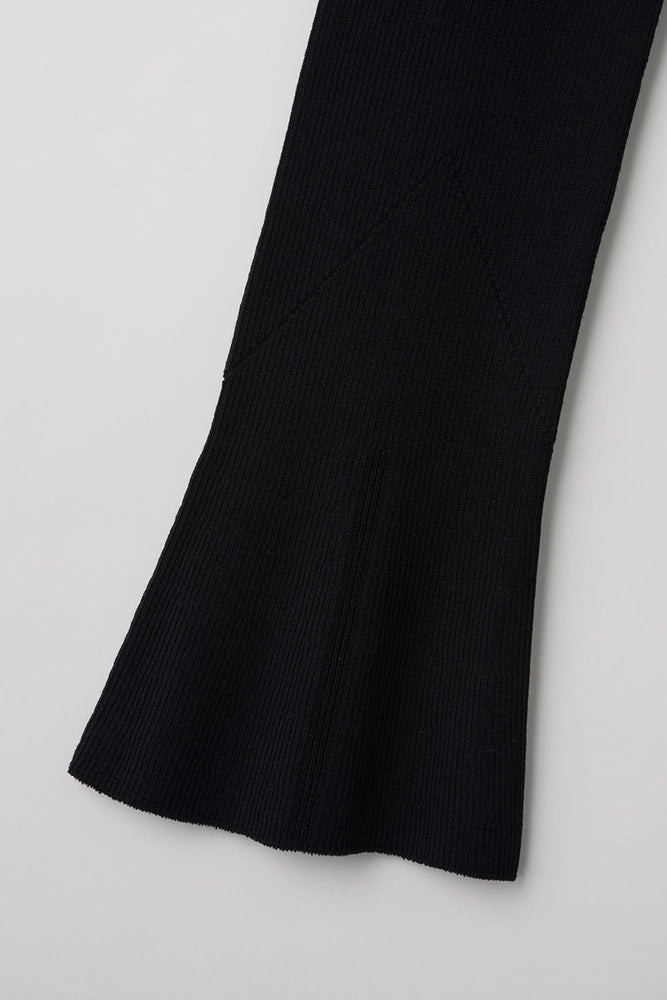 
                  
                    WOOL RIB BELL BOTTOM PANTS
                  
                