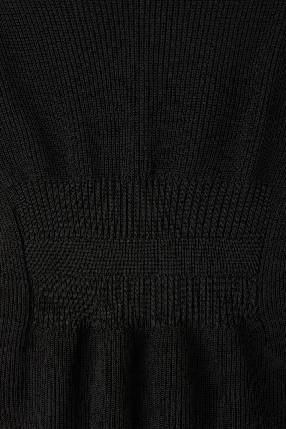 
                  
                    LOW GAUGE CREASE HIGHNECK TOP
                  
                