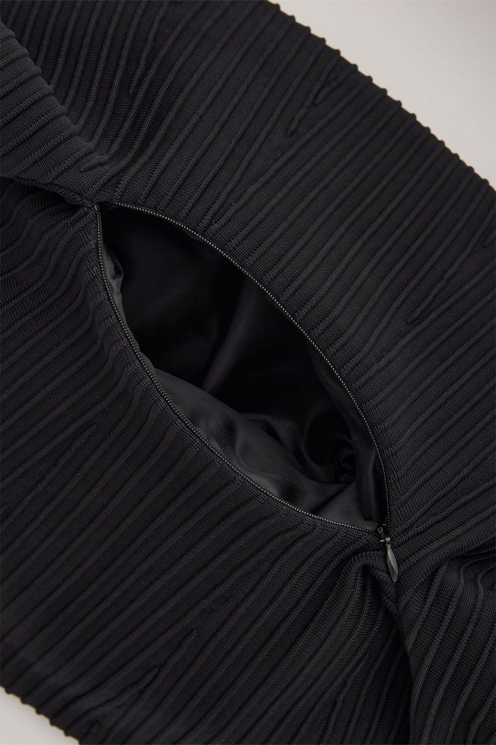 
                  
                    DAYFUKU-LARGE SHOULDER BAG
                  
                