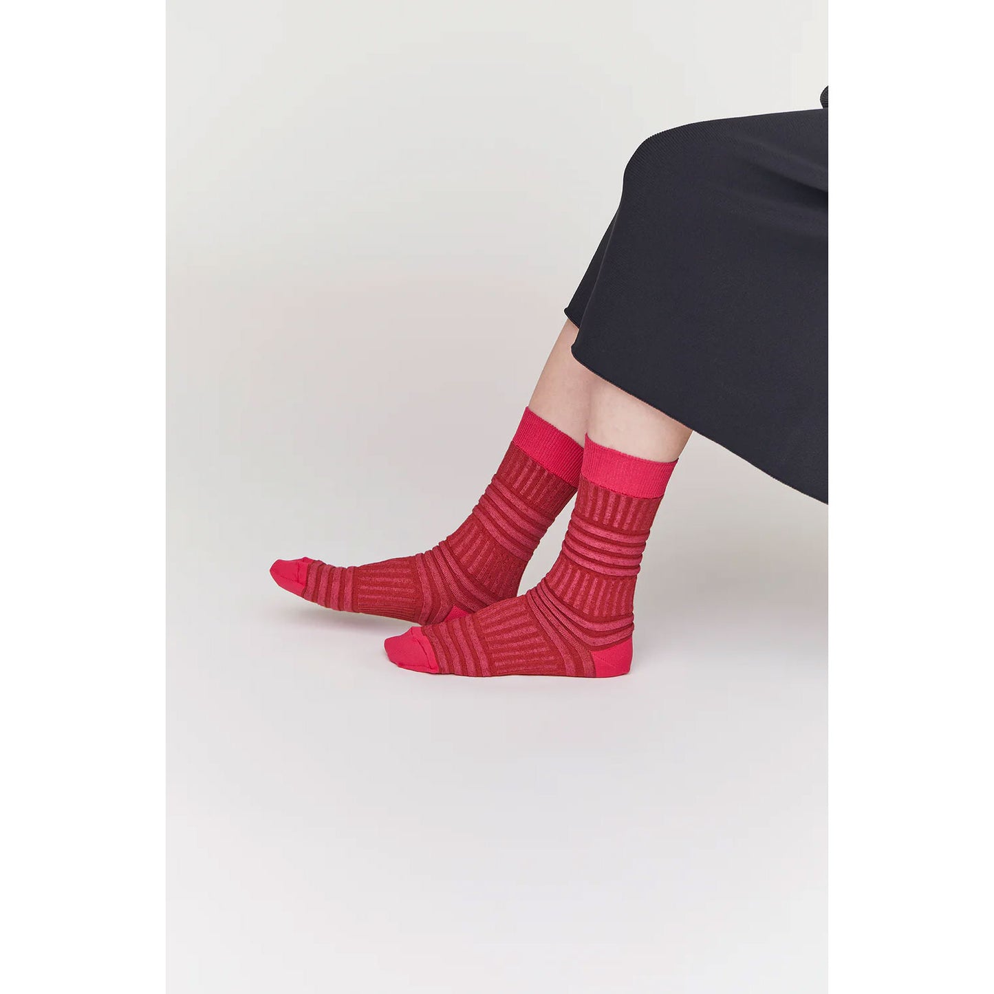 
                  
                    GARTER RIB SOCKS -VIVID PINK MULTI-
                  
                