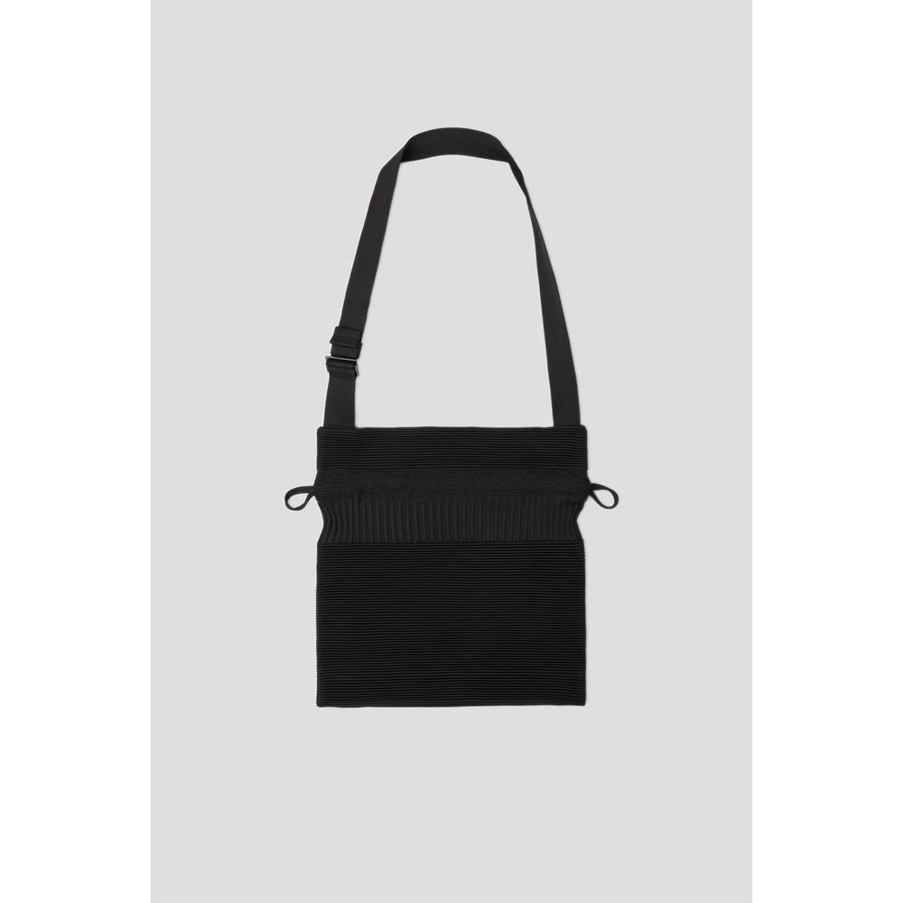 
                  
                    STRATA DRAWSTRING GUSSET BAG-BLACK-
                  
                
