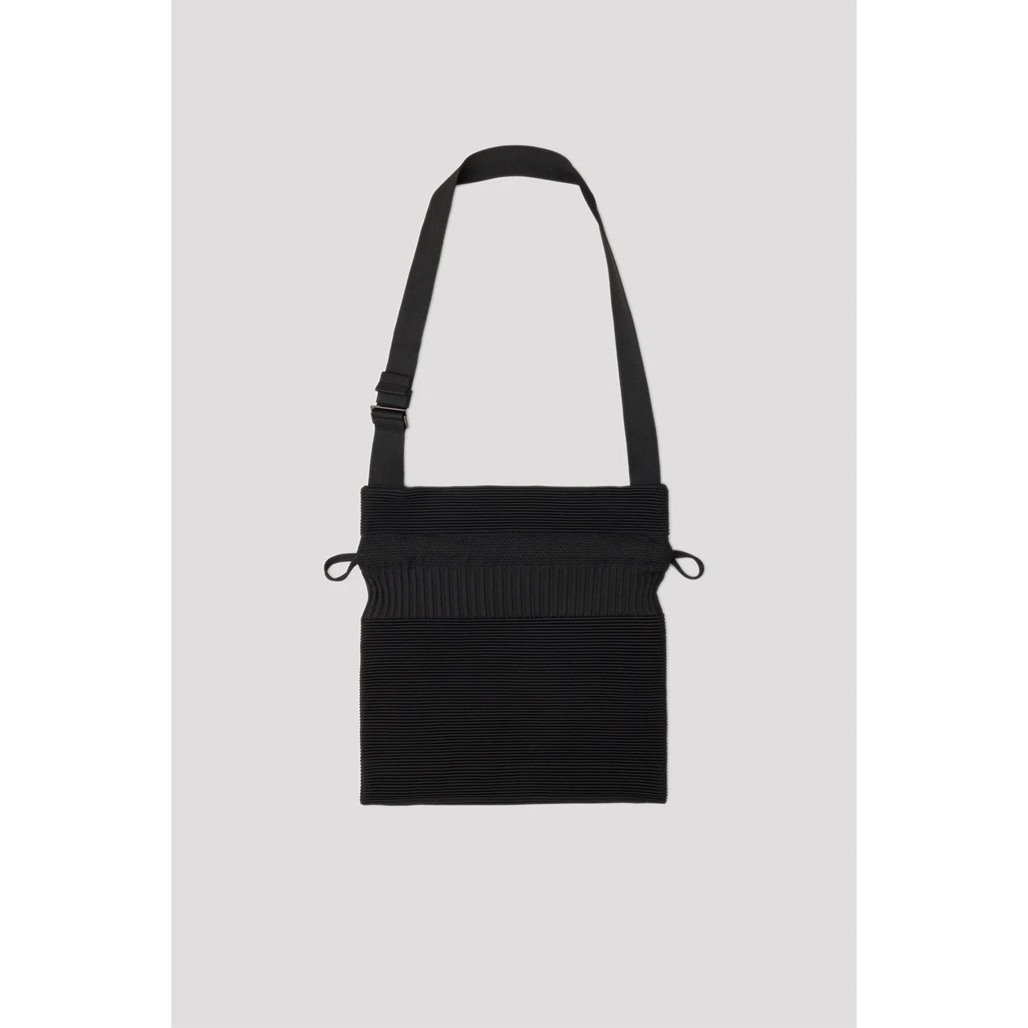 
                  
                    STRATA DRAWSTRING GUSSET BAG-BLACK-
                  
                