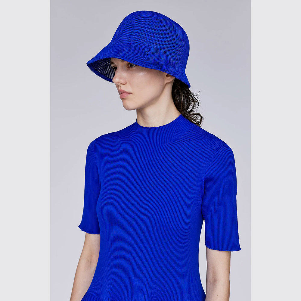 MESH KNIT ASYMMETRIC HAT – OBLIGE