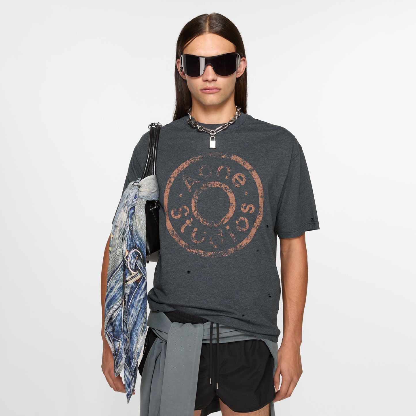 
                  
                    LOGO T-SHIRT RELAXED FIT
                  
                