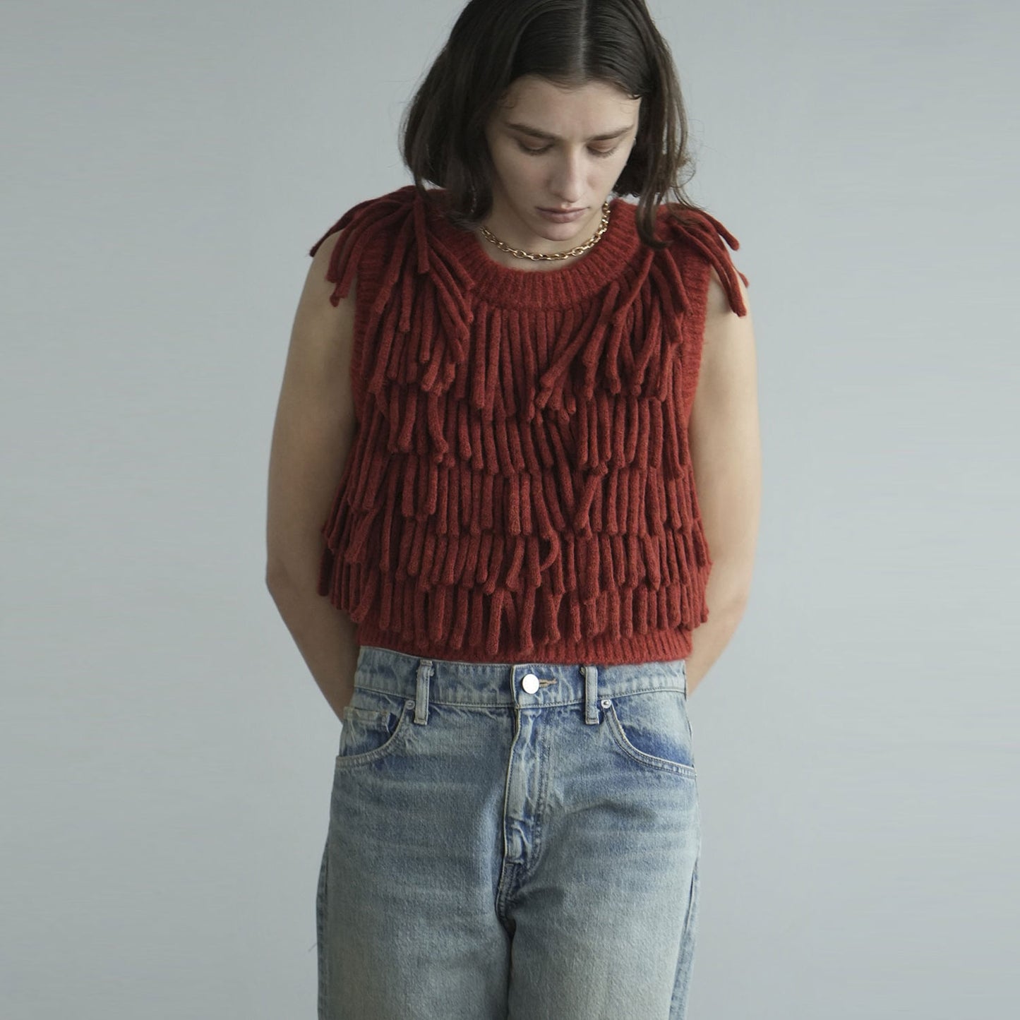 
                  
                    W FACE FRINGE KNIT VEST
                  
                