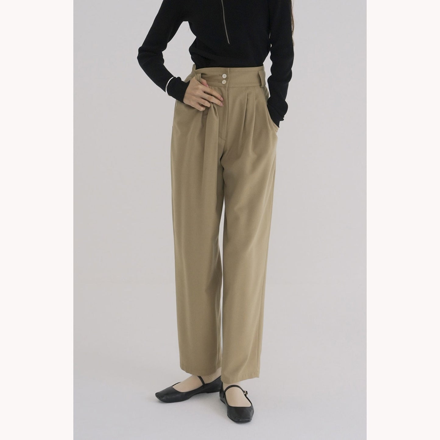 
                  
                    WIDE BELT TUCK PANTS
                  
                