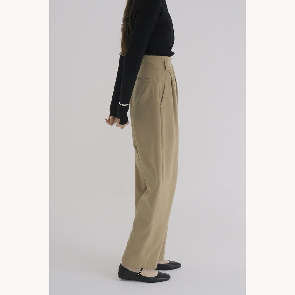 
                  
                    WIDE BELT TUCK PANTS
                  
                