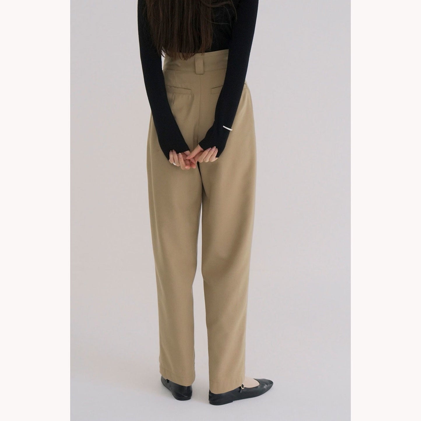 
                  
                    WIDE BELT TUCK PANTS
                  
                