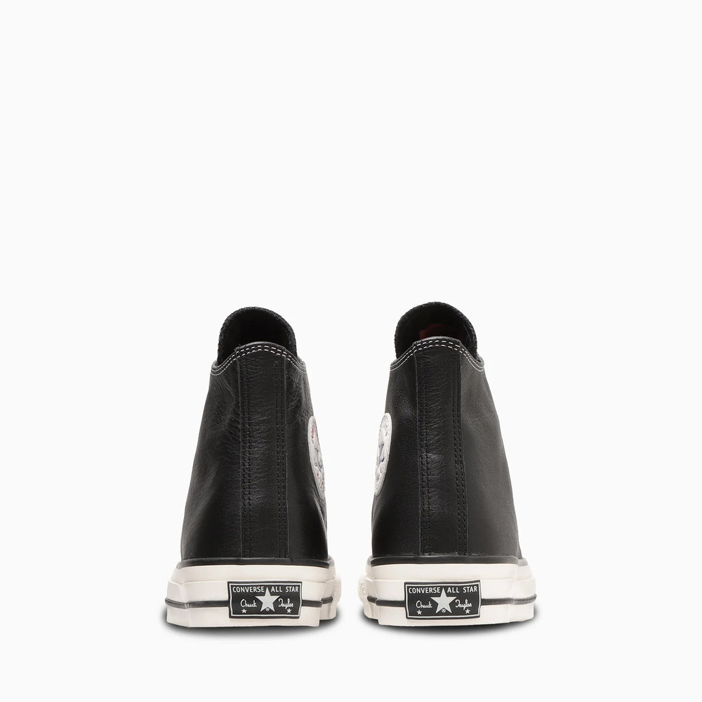 
                  
                    CHUCK TAYLOR LEATHER HI
                  
                