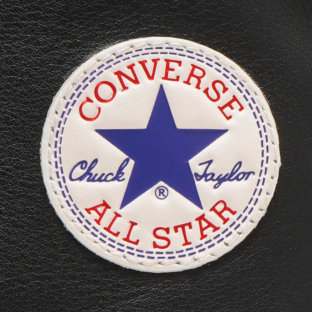 
                  
                    CHUCK TAYLOR LEATHER HI
                  
                