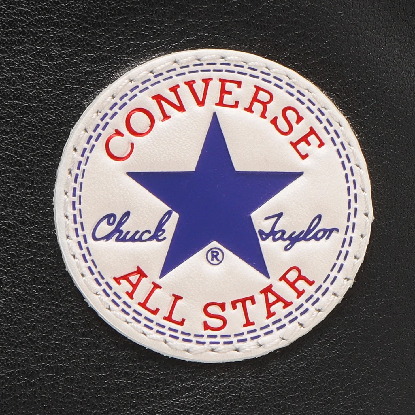 
                  
                    CHUCK TAYLOR LEATHER HI
                  
                