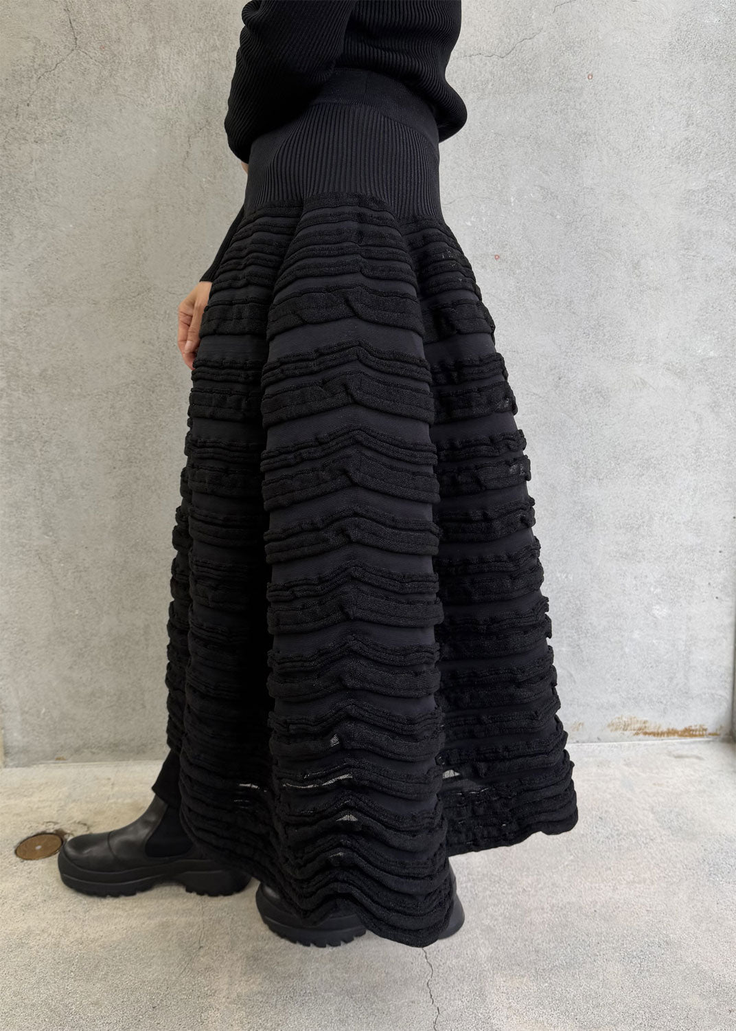 
                  
                    POTTERY SWELL GLITTER SKIRT
                  
                