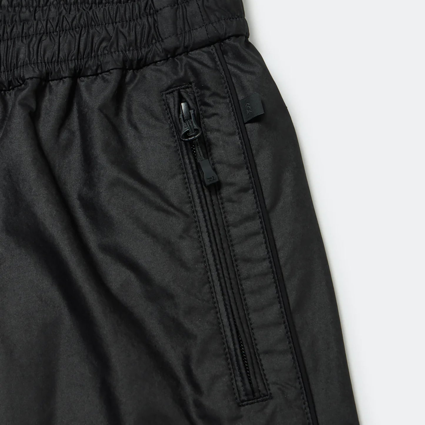 
                  
                    TECH BRITISH HUNTER WINDBREAKER PANTS
                  
                