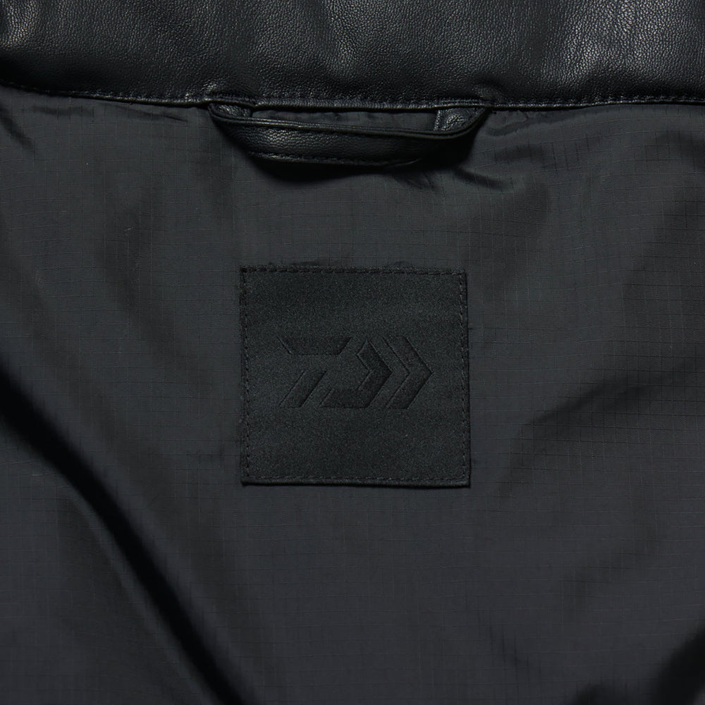 
                  
                    TECH 2WAY SYNTHETIC SKIN DOWN JACKET
                  
                