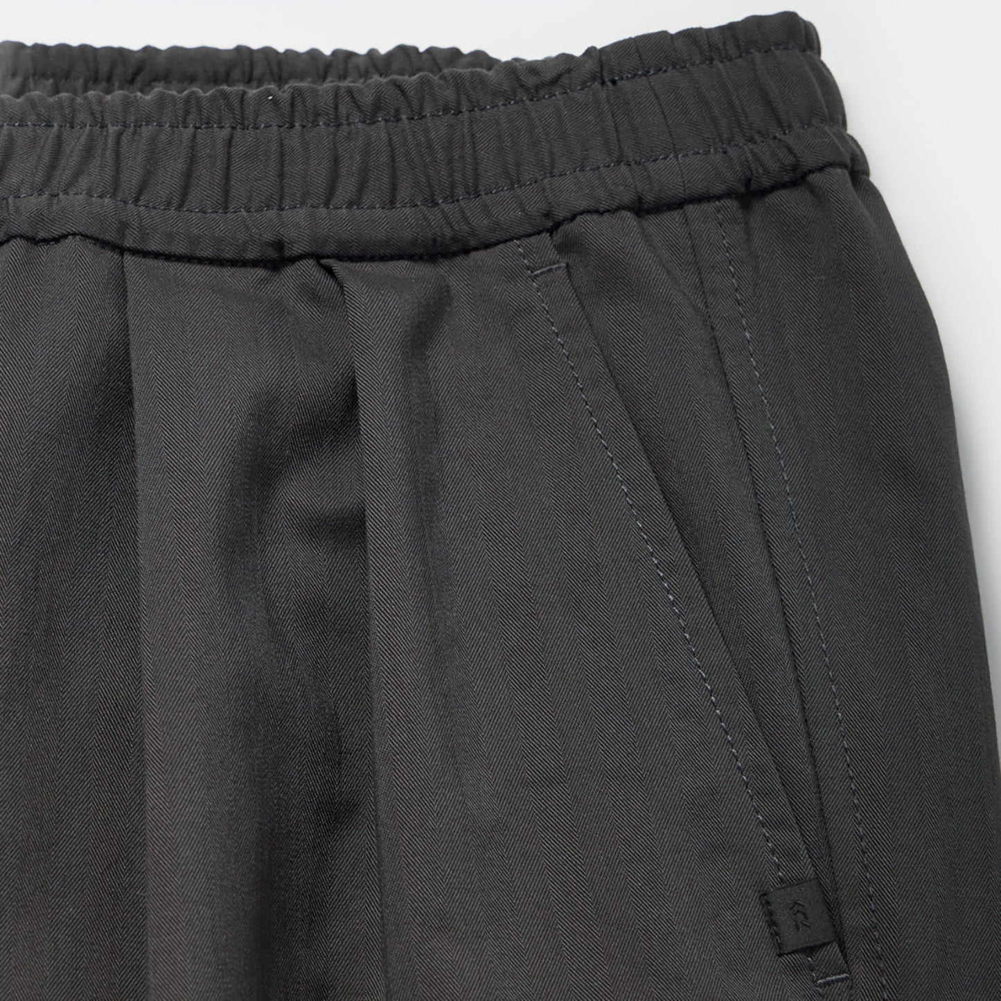 
                  
                    TECH EASY SHORTS HERRINGBONE
                  
                