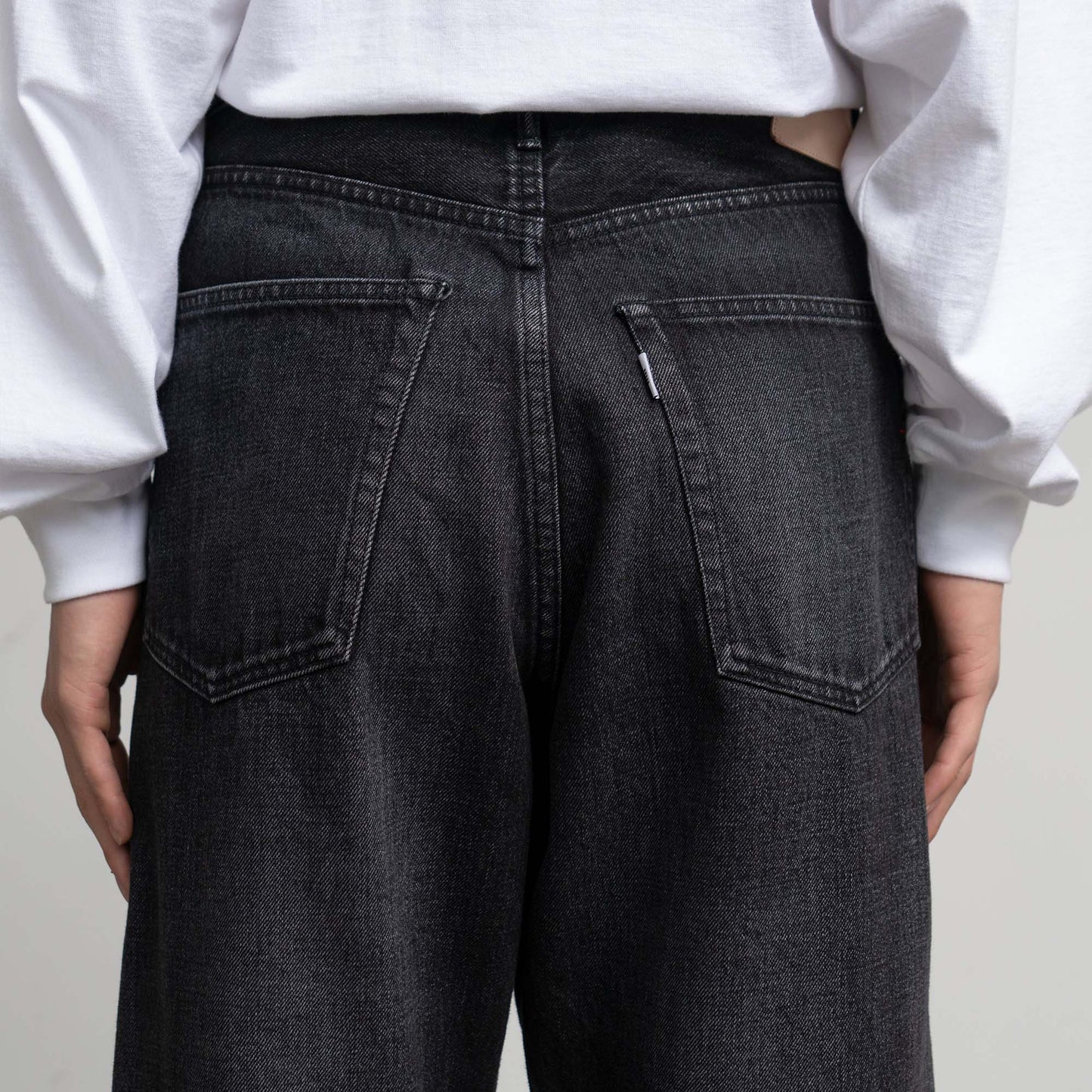 
                  
                    SELVAGE DENIM FIVE POCKET WIDE STRAIGHT PANTS
                  
                