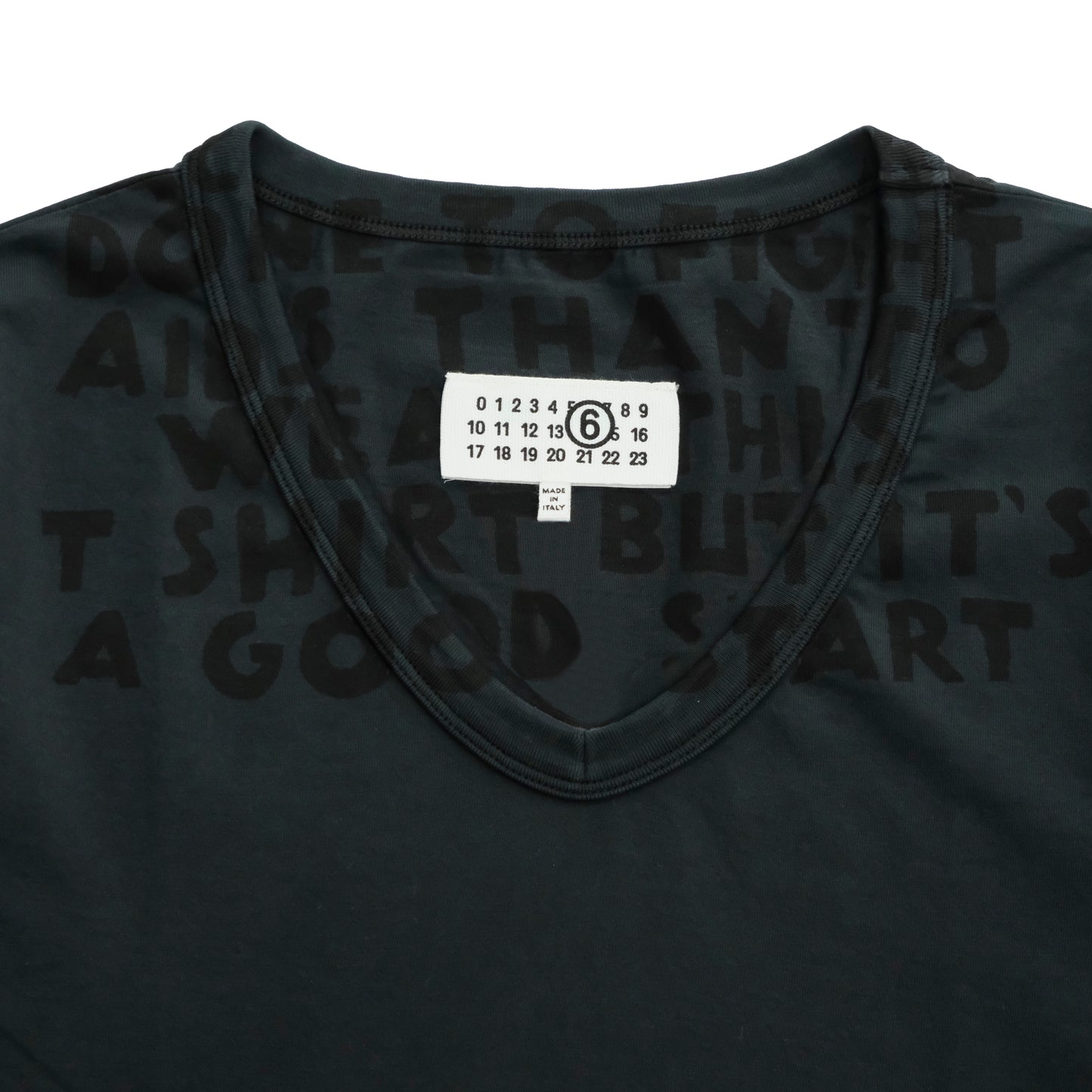 
                  
                    V-NECK SIDA JERSEY
                  
                