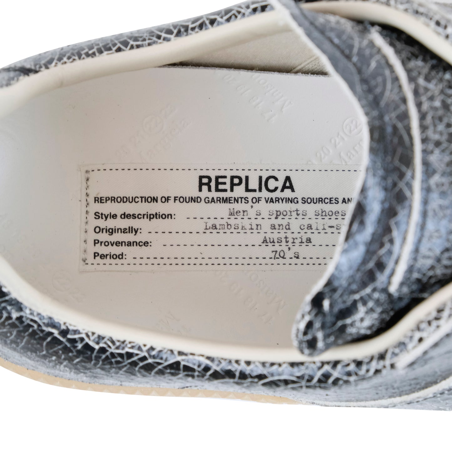 
                  
                    REPLICA SNEAKERS
                  
                