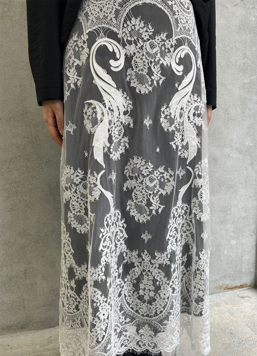 
                  
                    EMBROIDERED LACE SKIRT -WHITE LACE-
                  
                