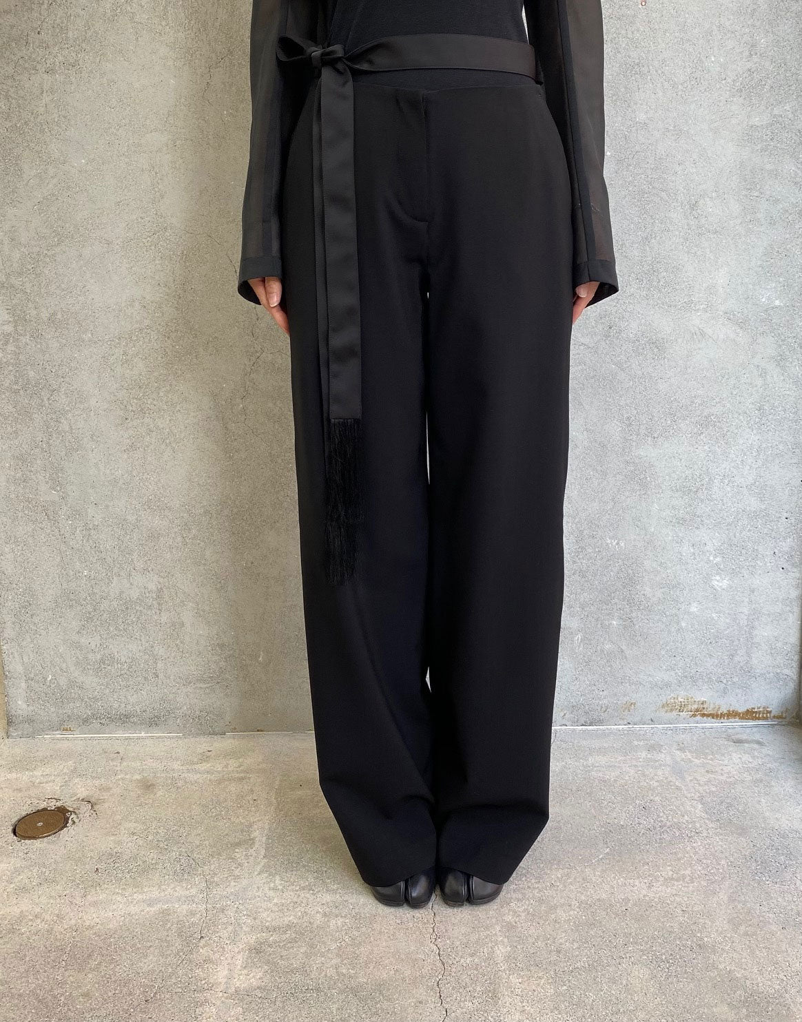 
                  
                    FRINGED BELT TROUSERS -BLACK-
                  
                