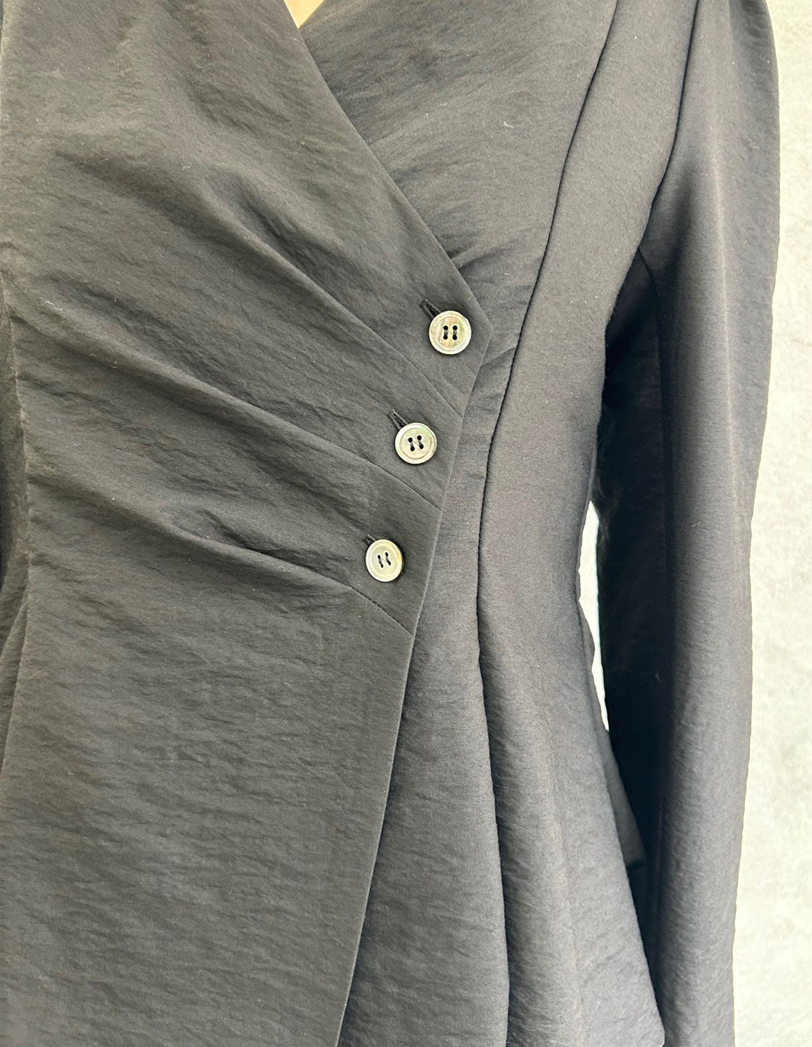 
                  
                    DRAPED WRAP JACKET -BLACK-
                  
                