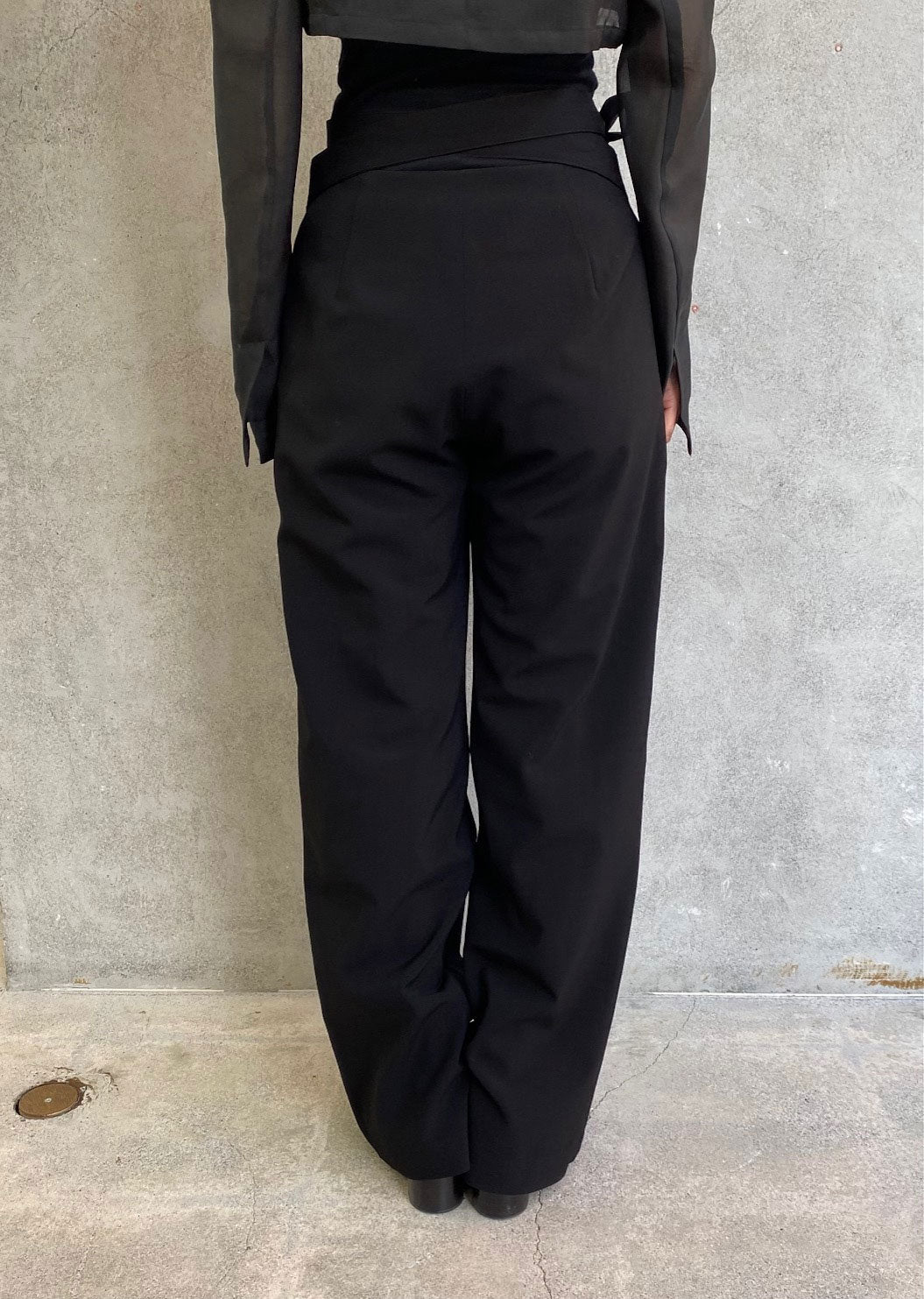 
                  
                    FRINGED BELT TROUSERS -BLACK-
                  
                