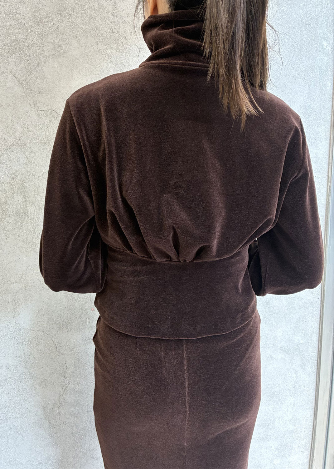 
                  
                    WOOL VELOUR WIDE COLLAR CARDIGAN
                  
                