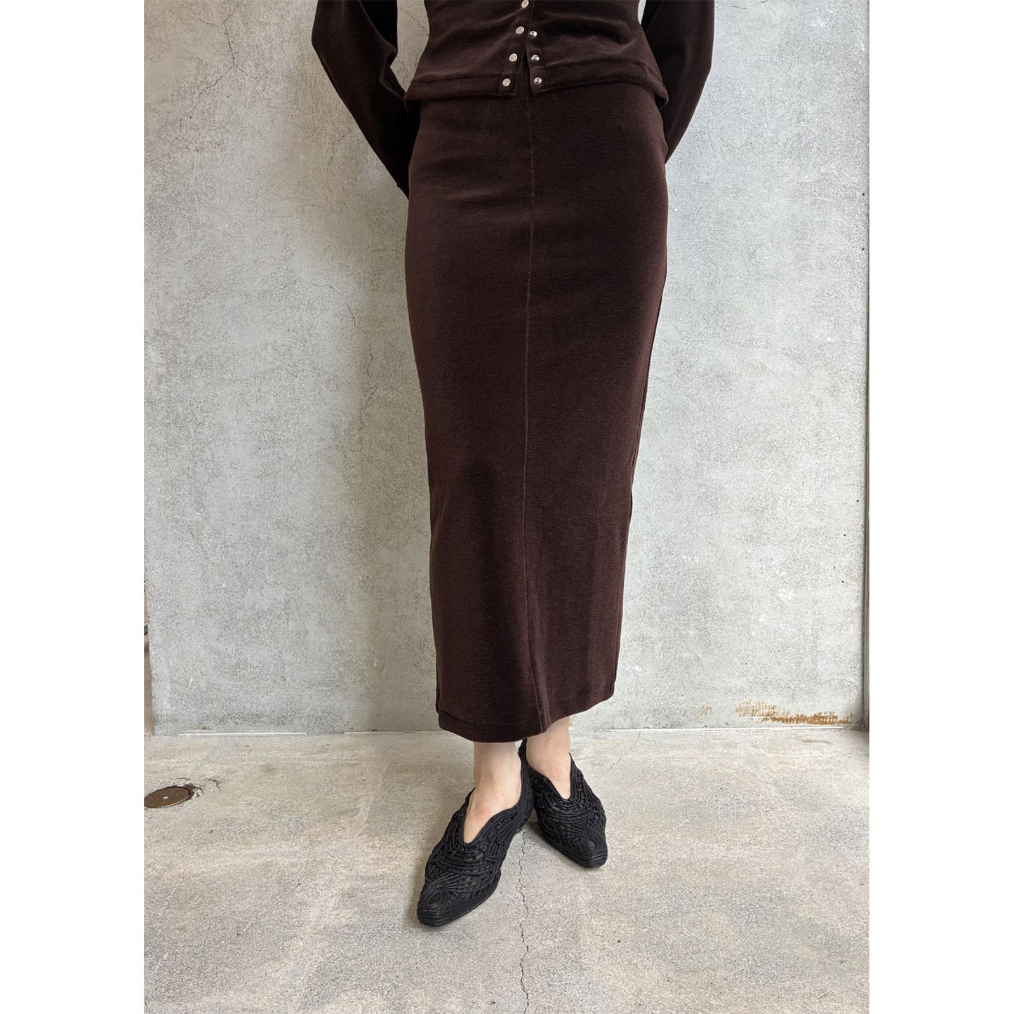 
                  
                    WOOL VELOUR PENCIL SKIRT
                  
                