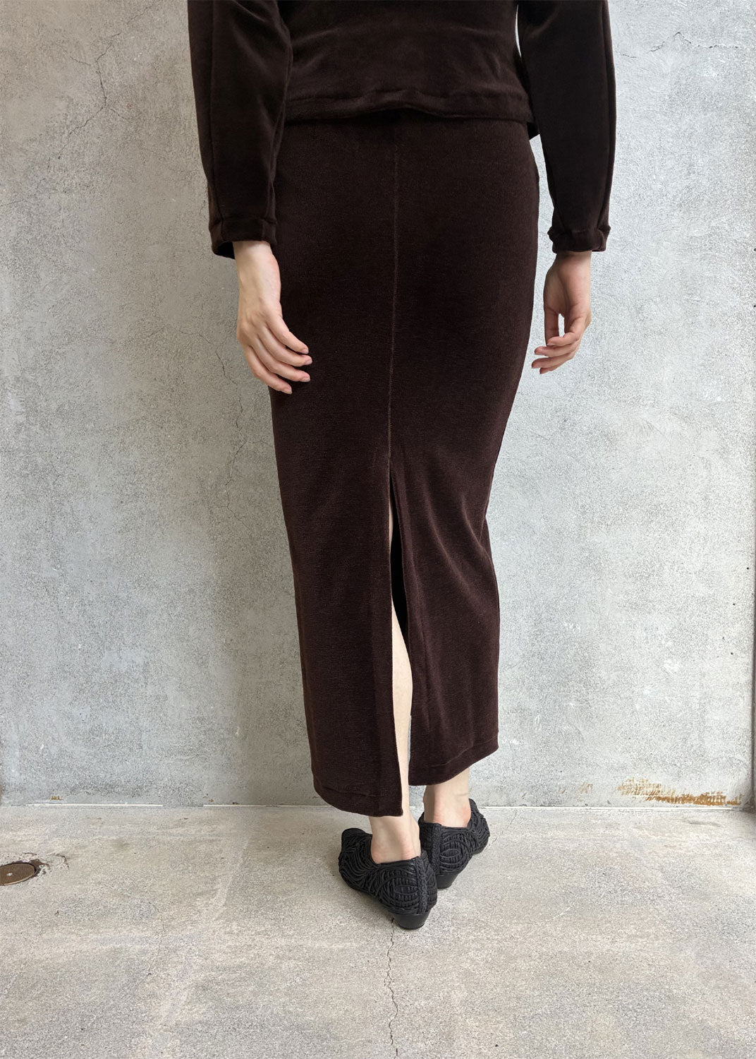 
                  
                    WOOL VELOUR PENCIL SKIRT
                  
                