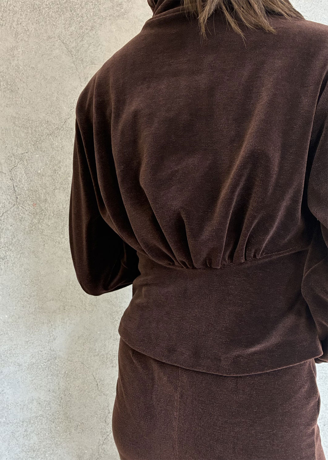 
                  
                    WOOL VELOUR WIDE COLLAR CARDIGAN
                  
                