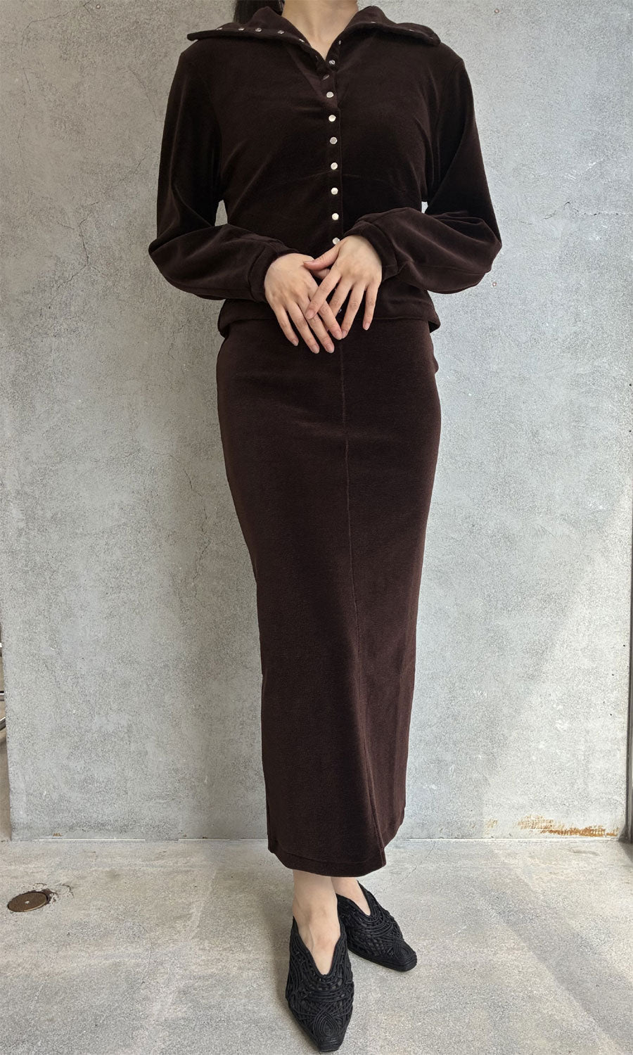 
                  
                    WOOL VELOUR PENCIL SKIRT
                  
                
