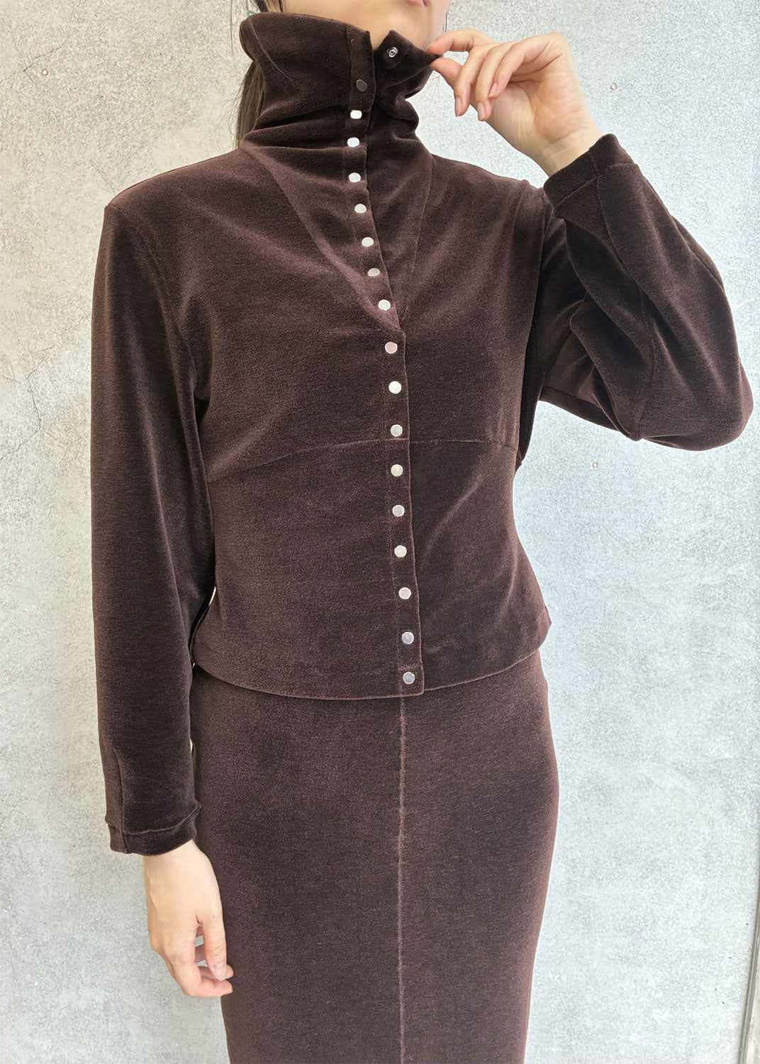 
                  
                    WOOL VELOUR WIDE COLLAR CARDIGAN
                  
                