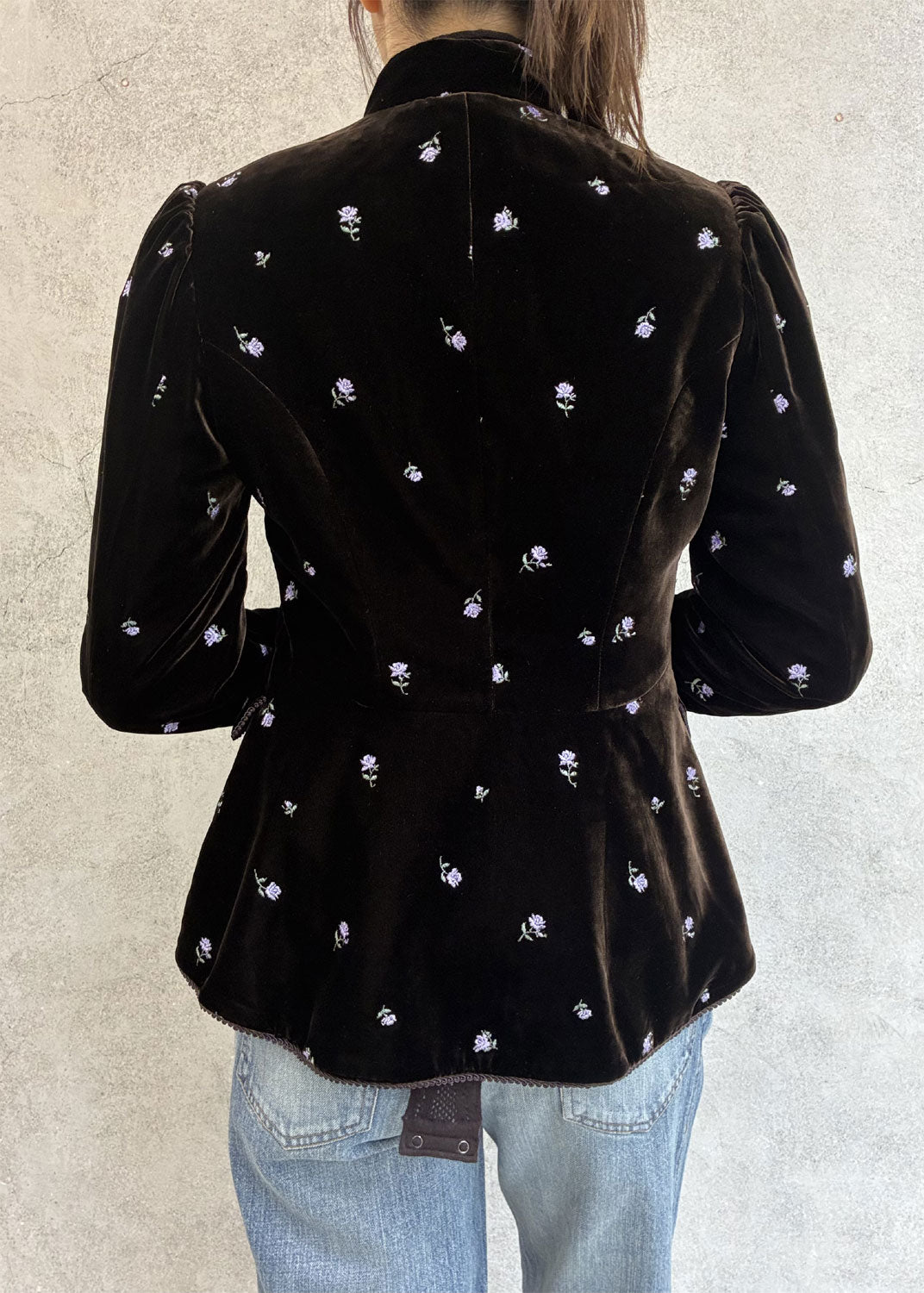 
                  
                    ROSE EMBROIDERED VELVET JACKET
                  
                