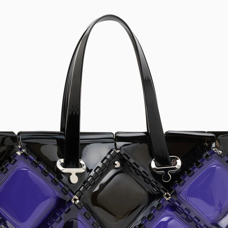 
                  
                    FLAT TOTE BLEND
                  
                