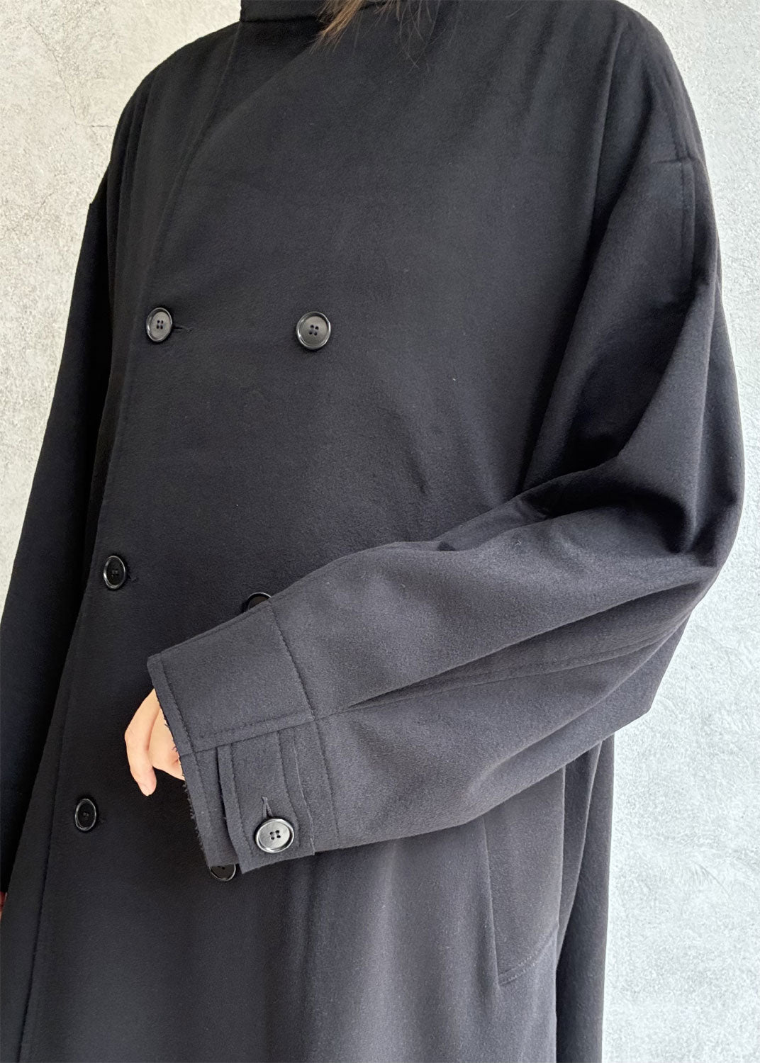 
                  
                    HEAVY WOOL OVERSIZED COAT
                  
                