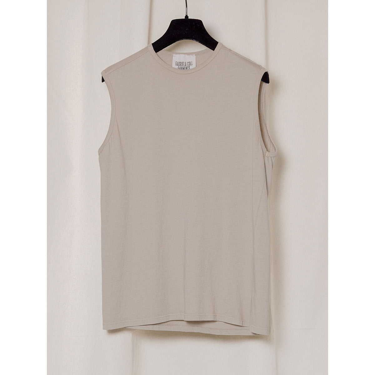 
                  
                    ORGANIC COTTON SLEEVELESS T-SHIRT
                  
                