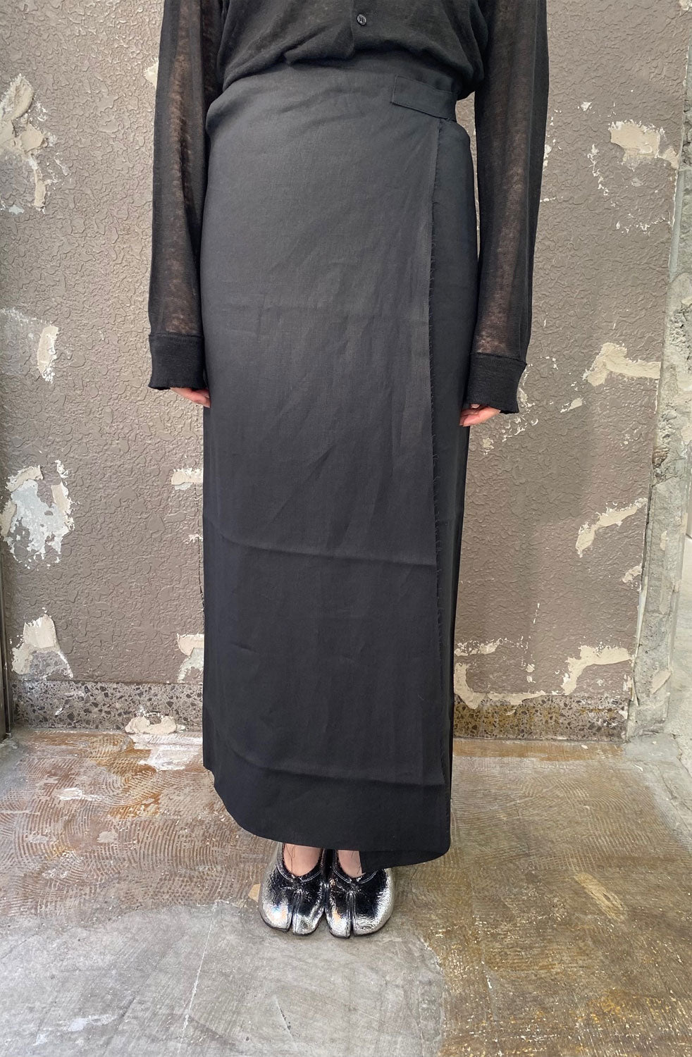 
                  
                    LINEN WRAP SKIRT-BLACK-
                  
                