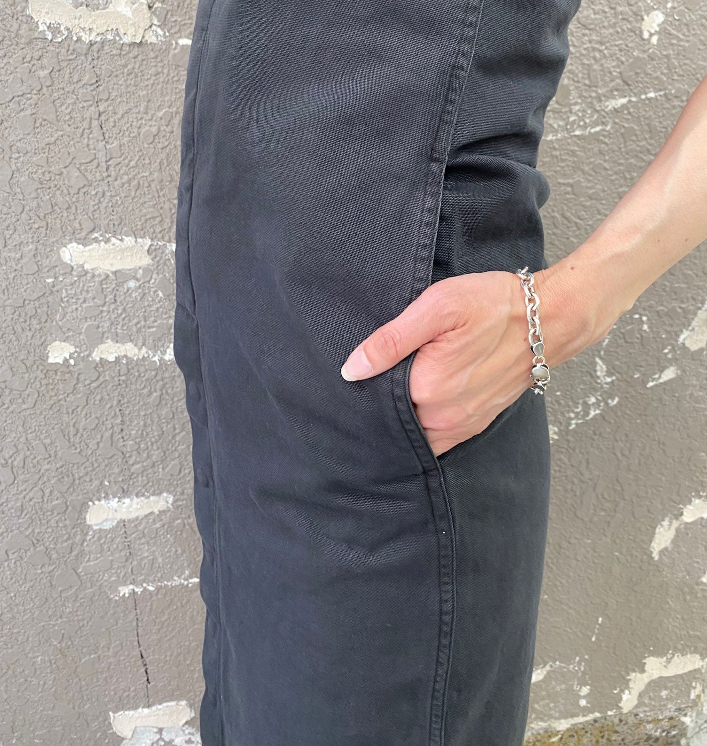 
                  
                    THIN CANVAS SNAP DRESS -BLACK-
                  
                
