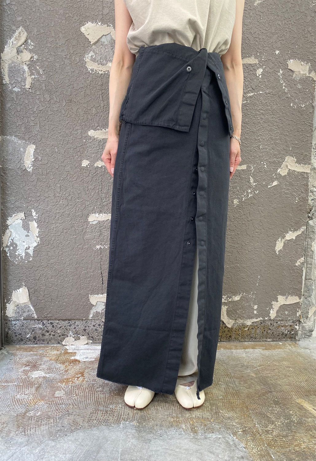 
                  
                    THIN CANVAS SNAP DRESS -BLACK-
                  
                