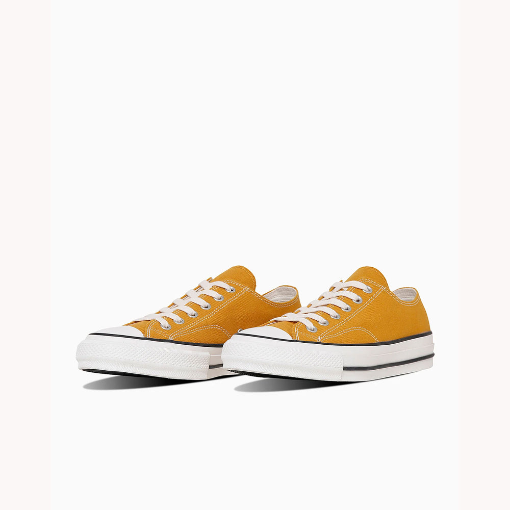 
                  
                    CHUCK TAYLOR CANVAS OX
                  
                