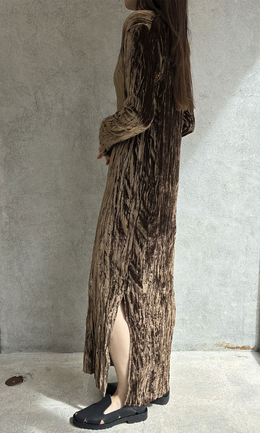 
                  
                    SILK VELVET LONGSLEEVE DRESS
                  
                