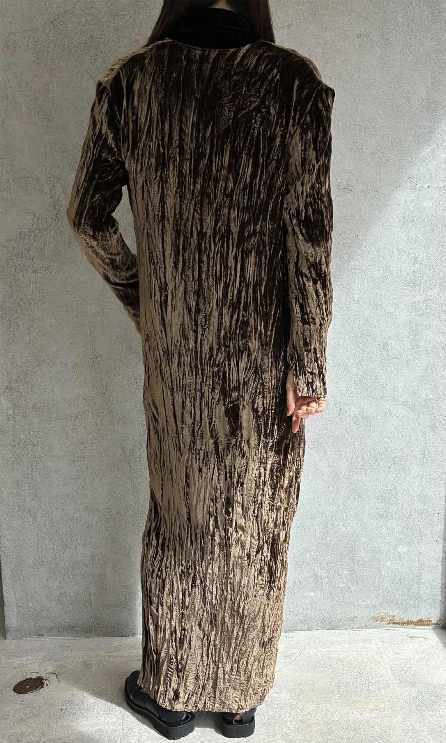 
                  
                    SILK VELVET LONGSLEEVE DRESS
                  
                