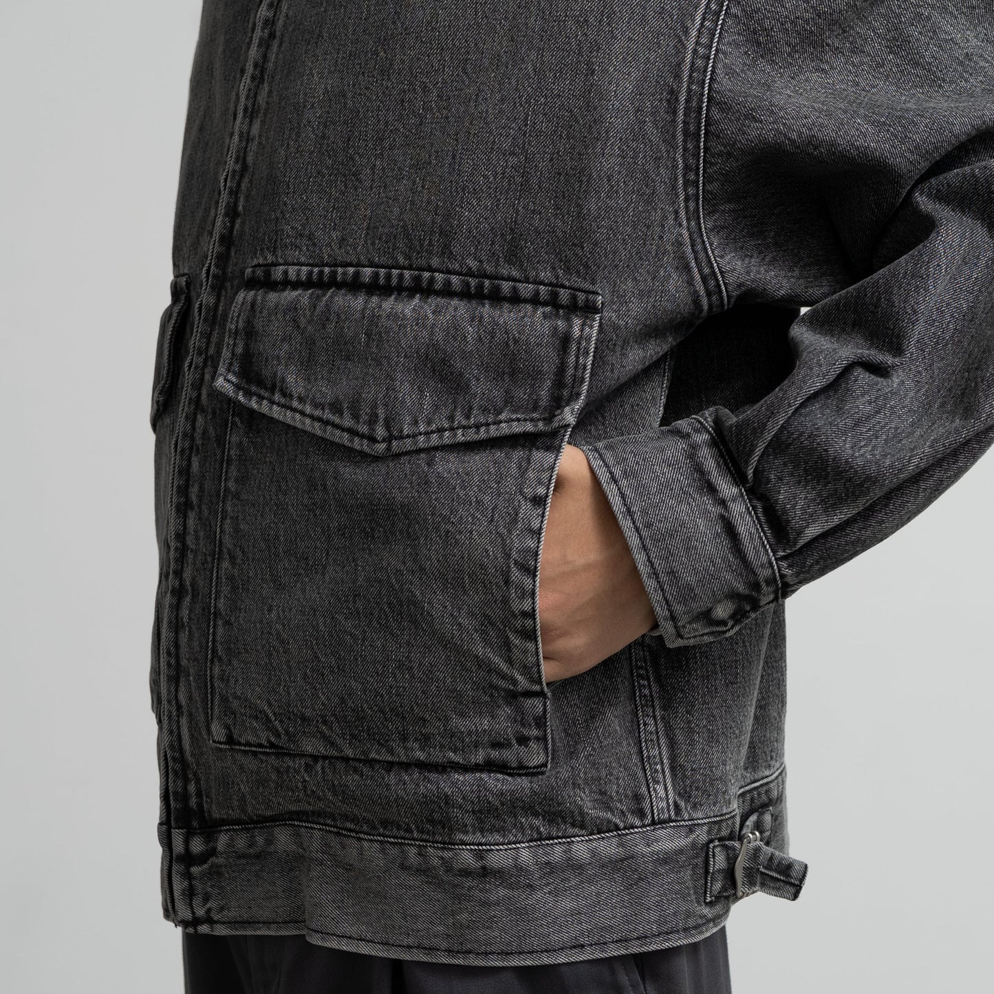 
                  
                    SELVAGE DENIM ZIP JACKET
                  
                