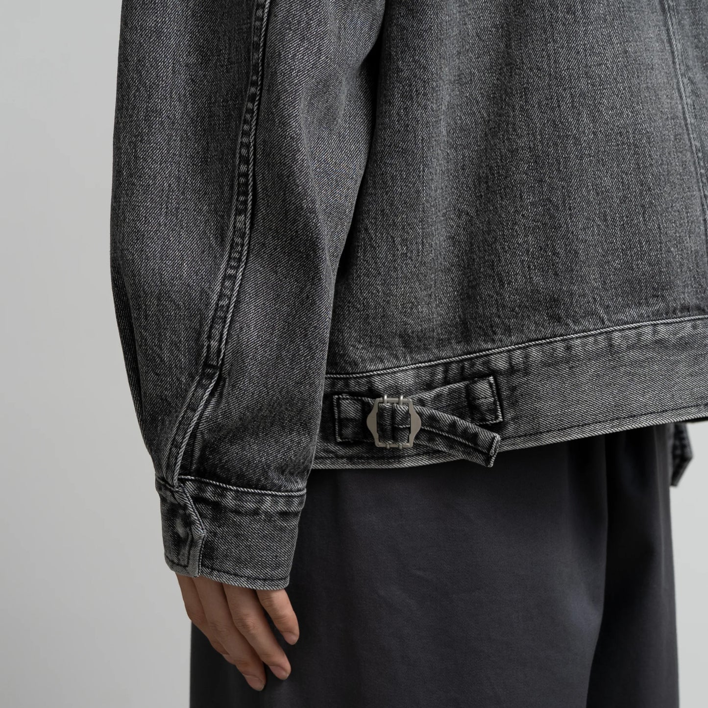 
                  
                    SELVAGE DENIM ZIP JACKET
                  
                