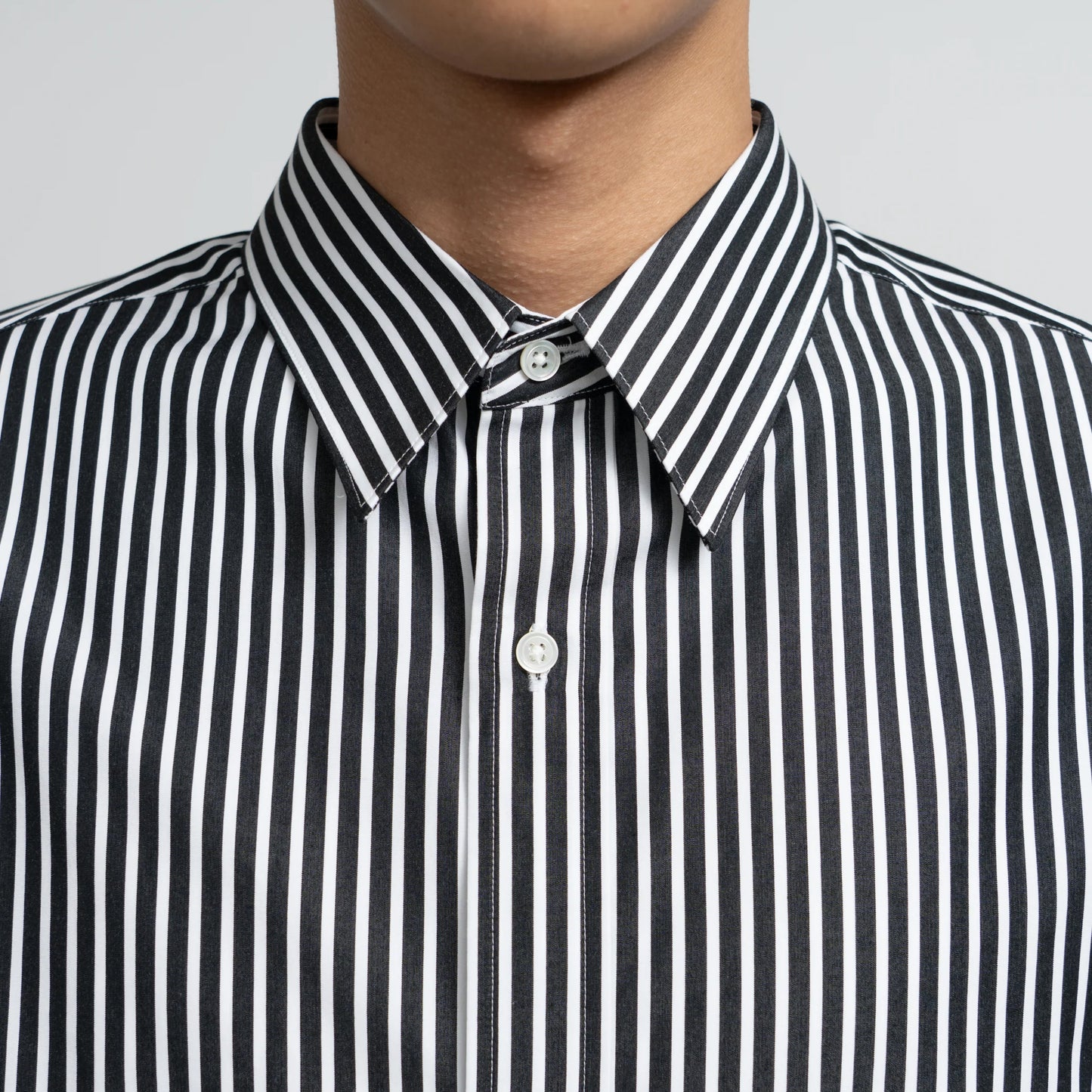 
                  
                    HIGH COUNT REGULAR COLLAR ROUND CUT OVERSIZED SHIRT
                  
                