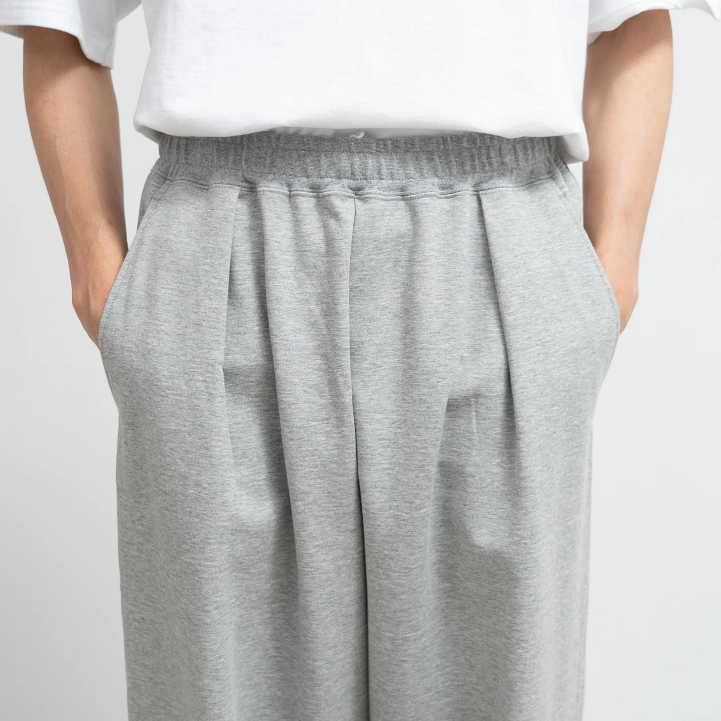 
                  
                    ULTRA COMPACT TERRY SWEAT PANTS
                  
                