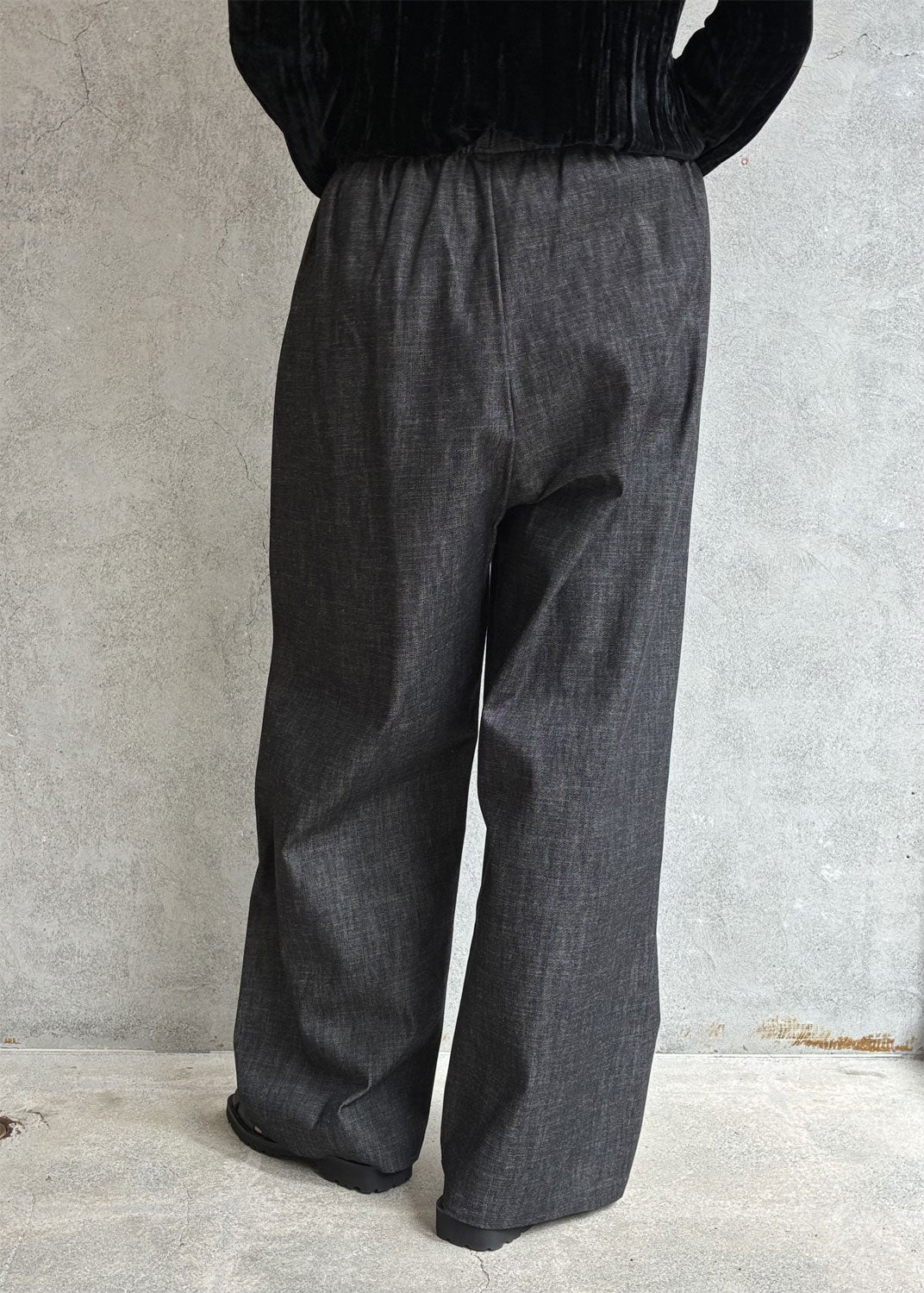
                  
                    DENIM FLAP POCKET TROUSERS
                  
                