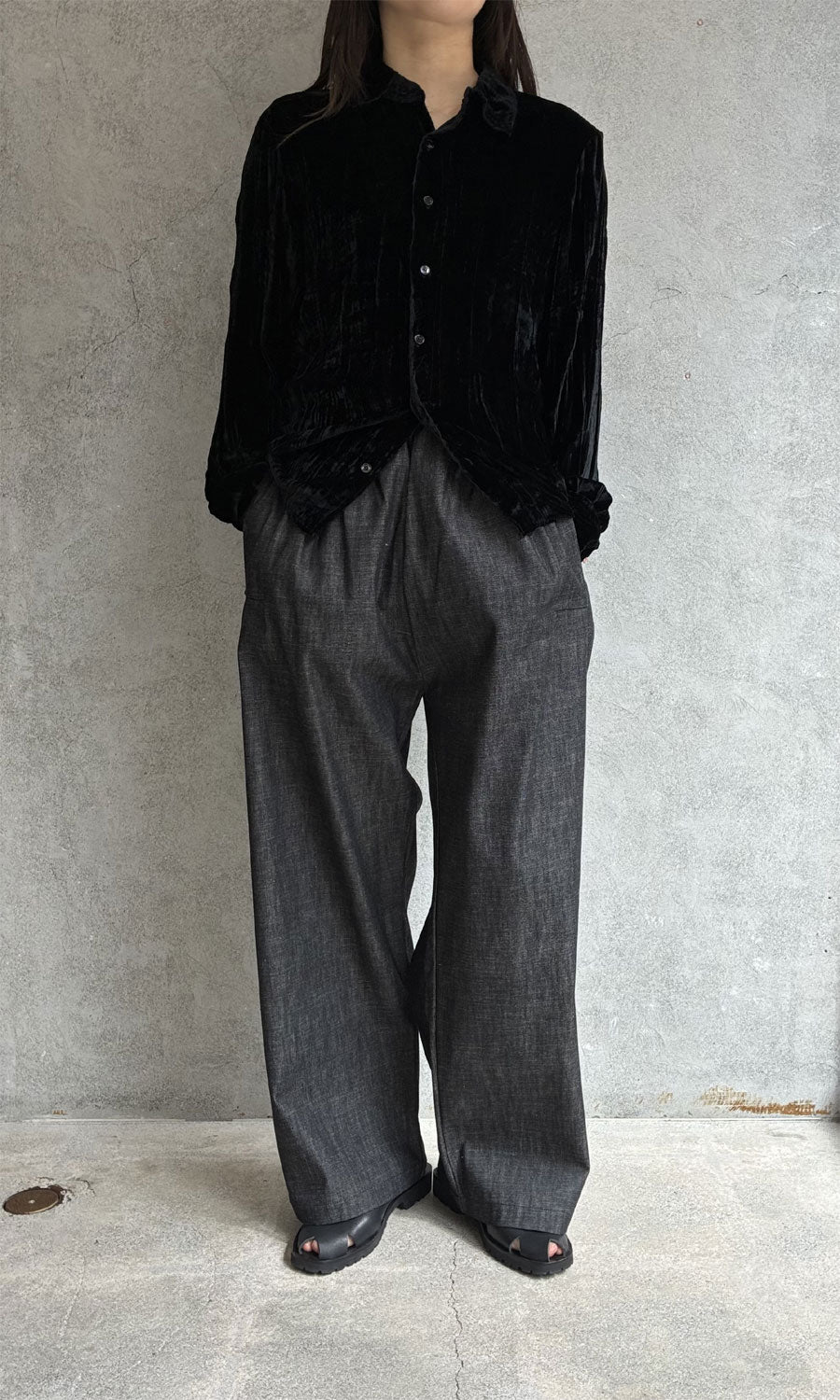 
                  
                    DENIM FLAP POCKET TROUSERS
                  
                
