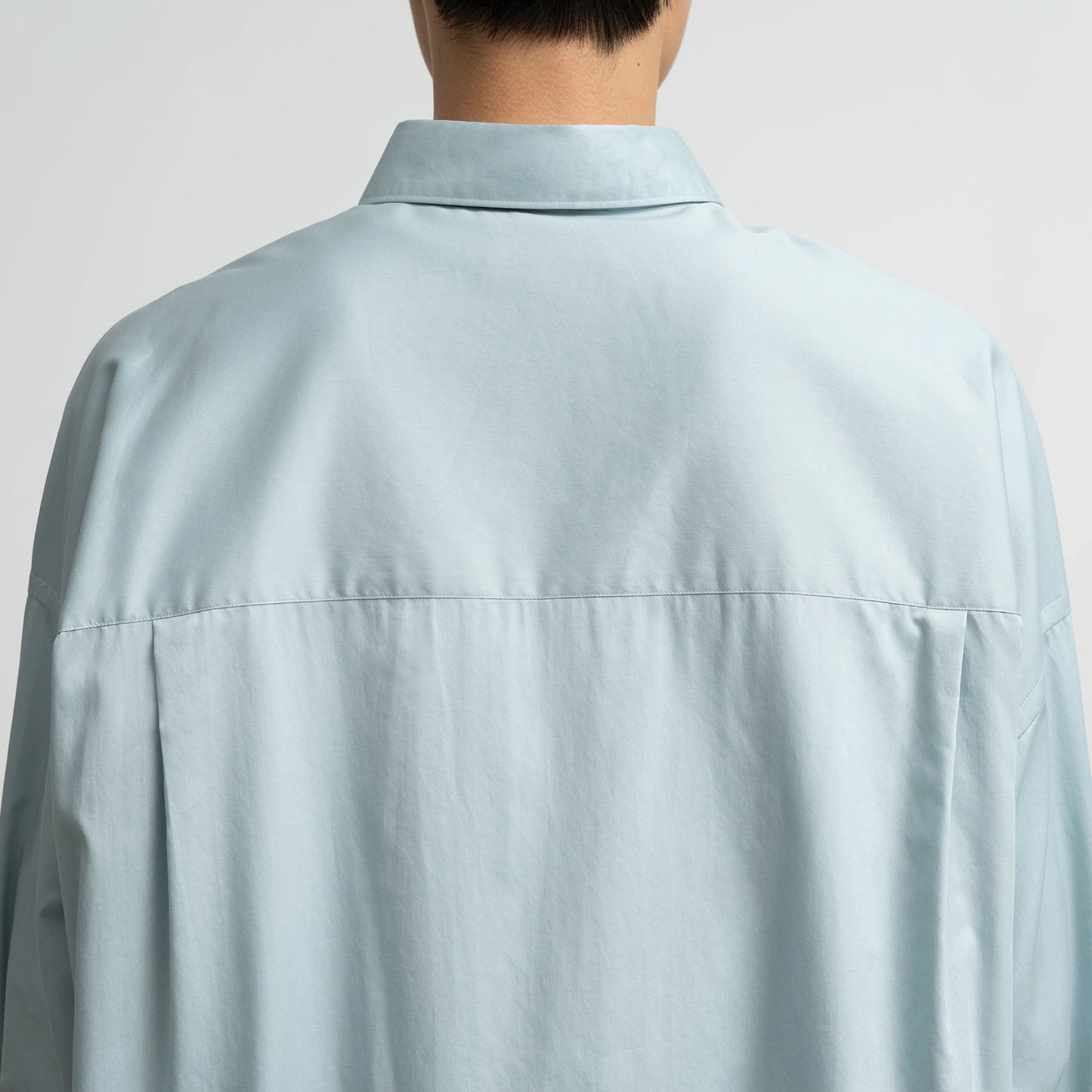 
                  
                    SILICON POPLIN OVERSIZED REGULAR COLLAR SHIRT
                  
                