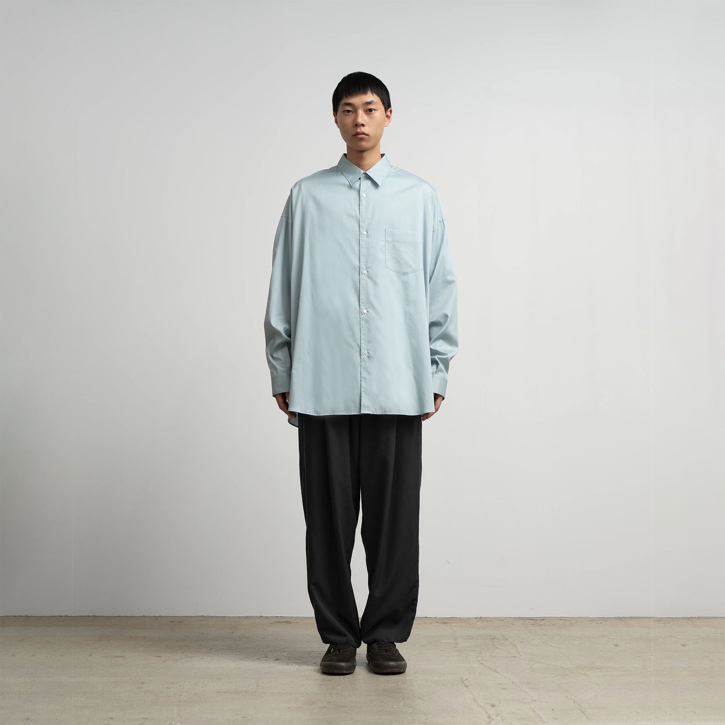 
                  
                    SILICON POPLIN OVERSIZED REGULAR COLLAR SHIRT
                  
                